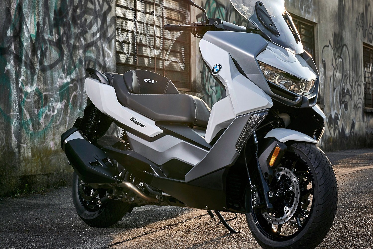 Ride On 2022 BMW  C 400 GT ion edition scooter  Motor Memos