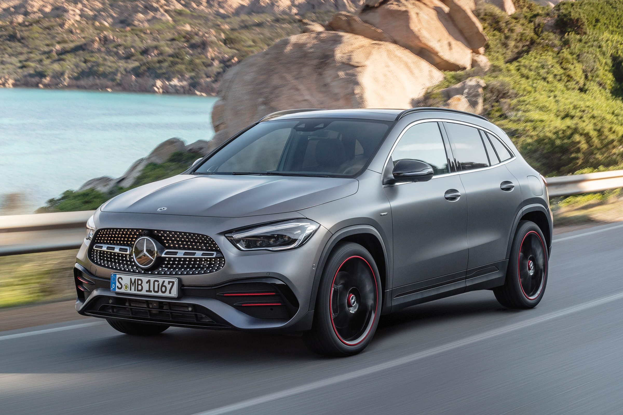 New 2020 Mercedes GLA arrives to tackle the BMW X2 Motor