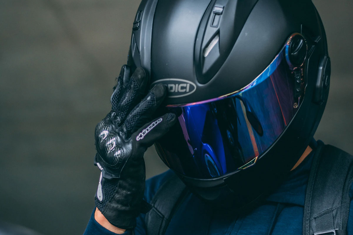 The 15 Best Auto Racing Helmets - Improb | Motor Memos