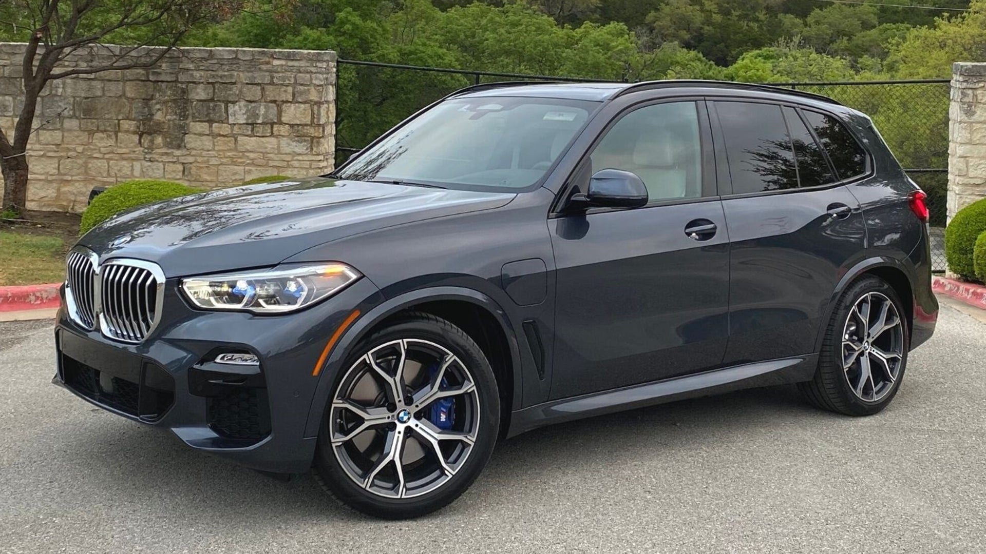 2021-bmw-x5-xdrive-45e-review-a-beautifully-competent-plug-in-hybrid